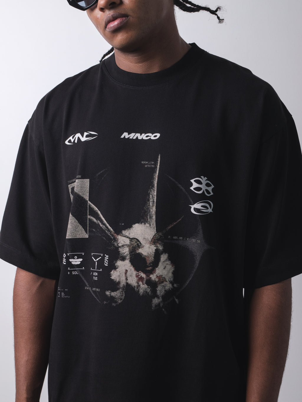 Universal Bee T-shirt
