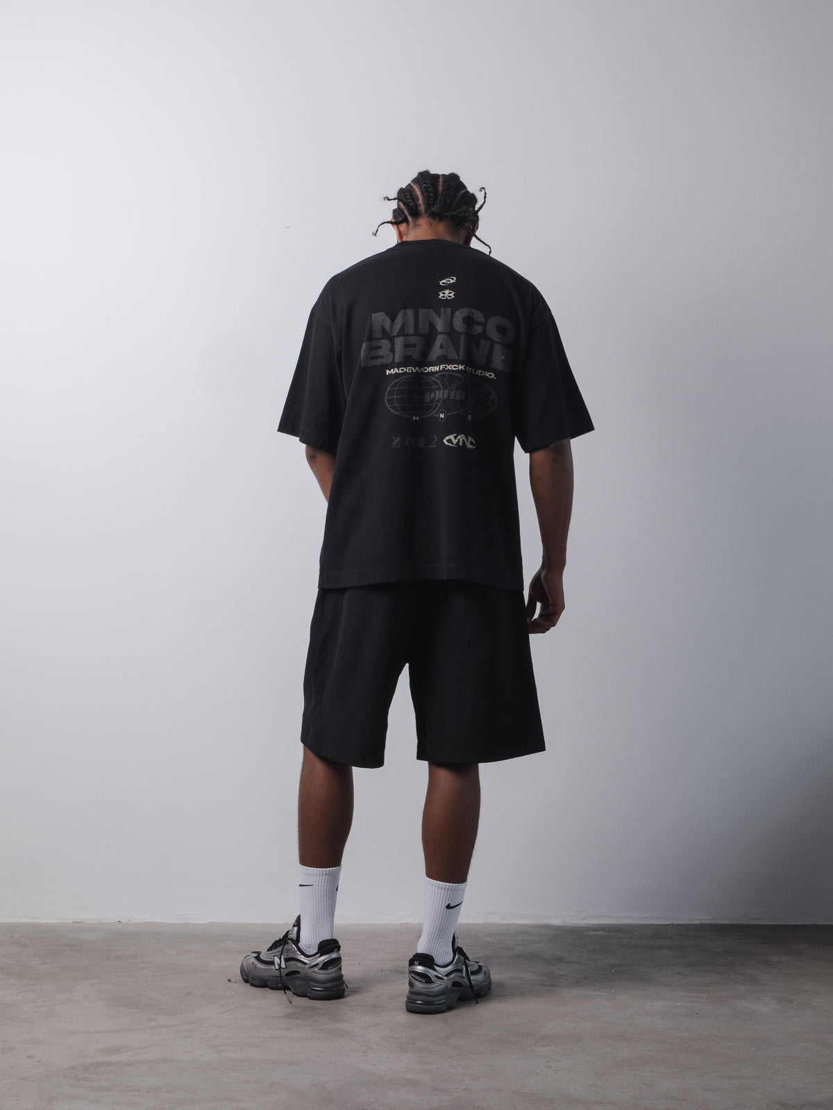 Universal Bee T-shirt